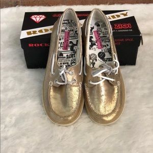 Rock & Candy size 9 1/2 gold boat slides
